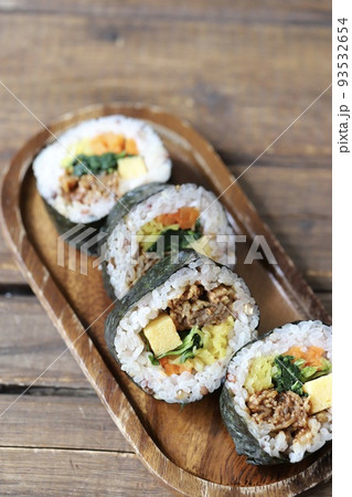 雑穀米で作ったプルコギキンパ 韓国海苔巻き 雑穀米で作ったプルコギキンパ 韓国海苔巻き 93532654