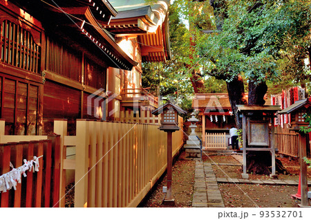 代々木八幡宮境内初秋の風景 93532701