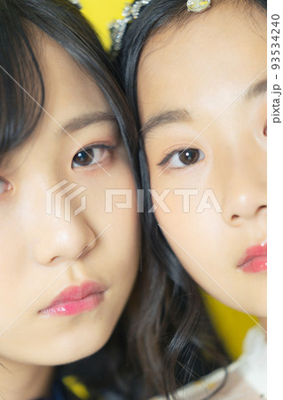 二人の少女のポートレート 93534240