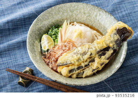 なす天ぶっかけうどん なす天ぶっかけうどん 93535216