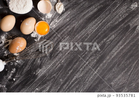 タマゴ 卵 たまご 93535781