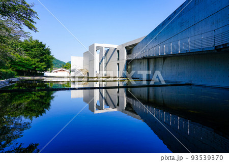 高梁市成羽美術館 流水の庭(岡山県高梁市) 高梁市成羽美術館 流水の庭(岡山県高梁市) 93539370