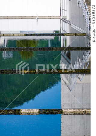 高梁市成羽美術館 流水の庭(岡山県高梁市) 高梁市成羽美術館 流水の庭(岡山県高梁市) 93539372