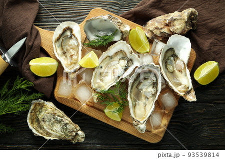 Concept of delicious seafood, oysters, top view Concept of delicious seafood, oysters, top view 93539814