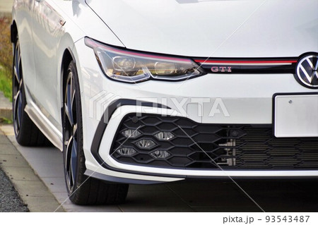 輸入車イメージ フォルクスワーゲン 8代目ゴルフGTIのフロントマスク 輸入車イメージ フォルクスワーゲン 8代目ゴルフGTIのフロントマスク 93543487