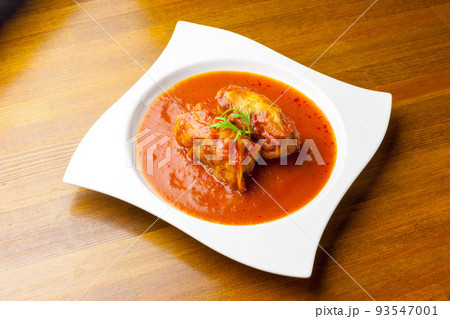 ロールキャベツのトマトソース煮込み 93547001