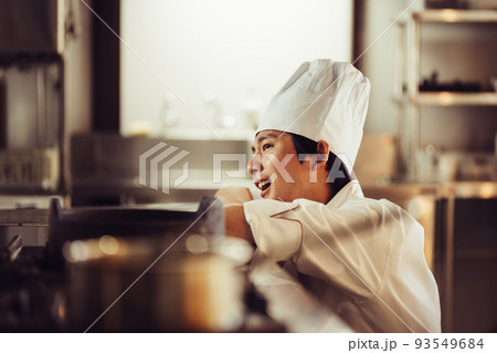 レストランの仕事 93549684