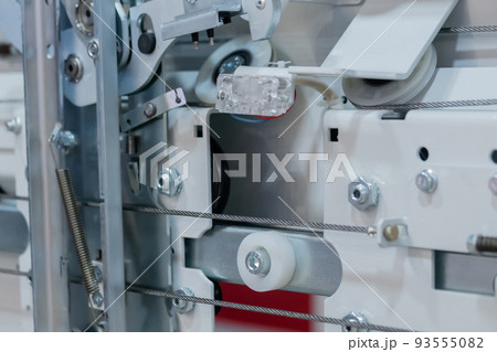 Elevator door opening and closing mechanism at lift exhibition Elevator door opening and closing mechanism at lift exhibition 93555082