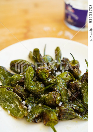 スペインのパドロンペッパー ピミエントス・デ・ パドロン スペインのパドロンペッパー ピミエントス・デ・ パドロン 93555738