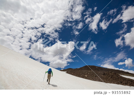 The climb 93555892