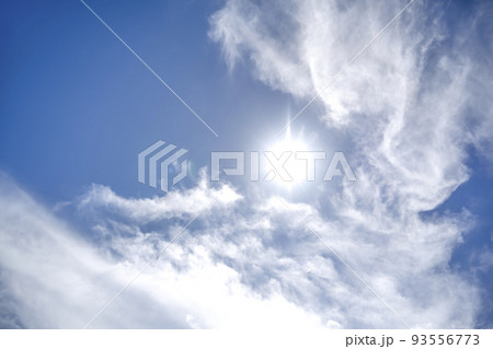 夏空の太陽と雲 横浜 夏空の太陽と雲 横浜 93556773