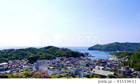 対馬市厳原の清水山城から見える街並み 93559631