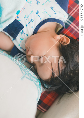 2 years old 93564792