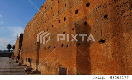 ハッサン塔広場の外壁にある建設の際の足場用穴【モロッコ・ラバト】 ハッサン塔広場の外壁にある建設の際の足場用穴【モロッコ・ラバト】 93565177