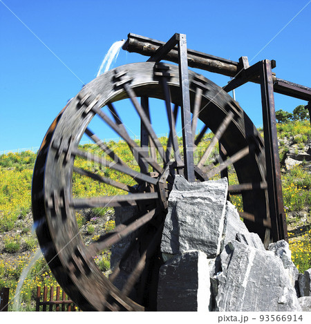ろくろ 水車 車輪 93566914