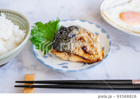 焼魚の朝食イメージ 焼魚の朝食イメージ 93568826