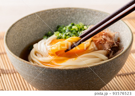 釜玉うどん 釜玉うどん 93576523