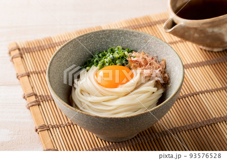 釜玉うどん 釜玉うどん 93576528