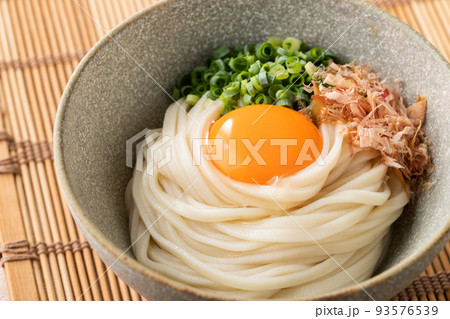 釜玉うどん 釜玉うどん 93576539