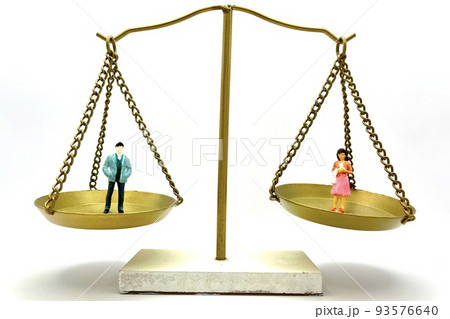 男性と女性を比べる 男性と女性を比べる 93576640