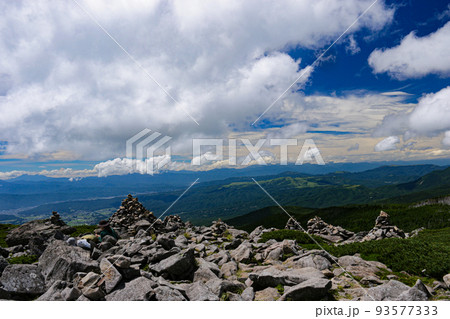 北八ヶ岳　中山山頂展望台からの絶景　長野県　日本 93577333