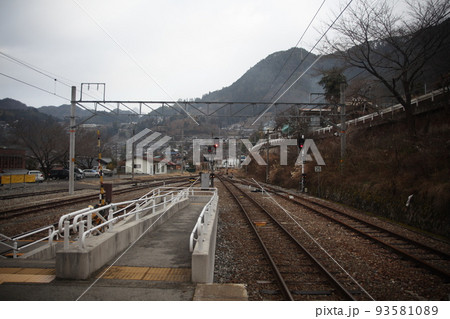 日本の風景 飯田線 平岡駅 ふれあいステーション龍泉閣の写真素材 [93581089] PIXTA