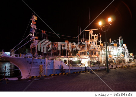 釧路の夜景　釧路港（釧路フィッシャーマンズワーフMOO） 93584338