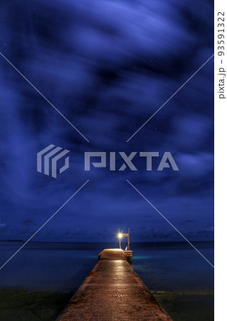 夜の海に続く道 夜の海に続く道 93591322