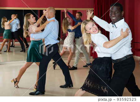 People learning to dance waltz People learning to dance waltz 93592525