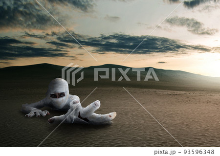 Mummy crawled Mummy crawled 93596348