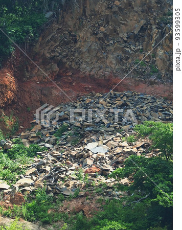 土砂災害イメージ（斜面崩壊） 93599305