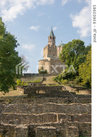 ブルガリアのヴェリコ・タルノヴォのツァレヴェッツ要塞内にある大主教区教会 93603985