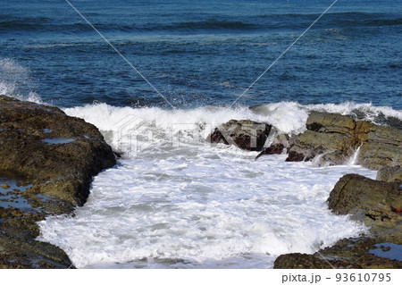 庄内浜の荒波 日本海 93610795