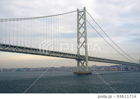 フェリーボートから見た明石海峡大橋-1 フェリーボートから見た明石海峡大橋-1 93611714