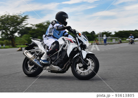 バイクの安全運転講習 93613805
