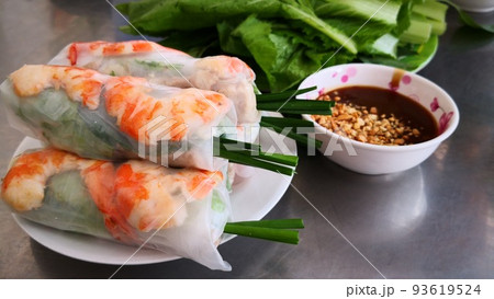 絶対見逃せない！ベトナムホーチミンの観光スポット　ベトナム料理、ピンク教会、奇怪遺産、夜景 93619524