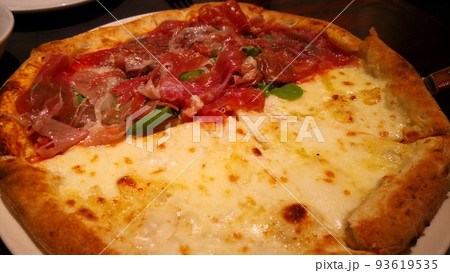 絶対見逃せない！ベトナムホーチミンの観光スポット　ベトナム料理、ピンク教会、奇怪遺産、夜景 93619535