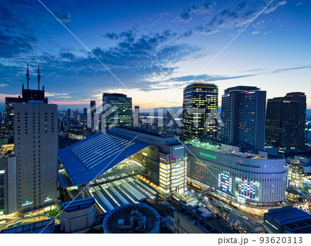 大阪梅田 阪急グランドビルから見る夕暮れのJR大阪駅周辺 93620313