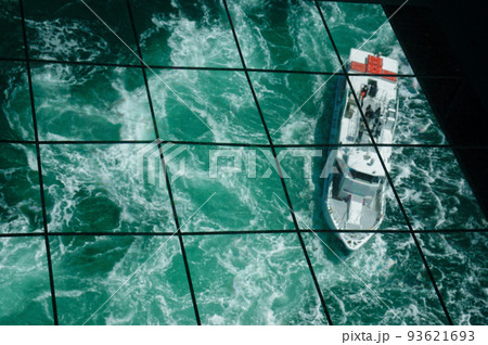 鳴門 渦の道の展望室からの景観 鳴門 渦の道の展望室からの景観 93621693