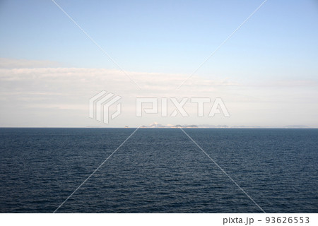 小豆島行きフェリーボートから家島諸島を眺める-2 小豆島行きフェリーボートから家島諸島を眺める-2 93626553