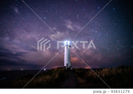 《静岡県》天の川と灯台・伊豆半島爪木崎 《静岡県》天の川と灯台・伊豆半島爪木崎 93631279
