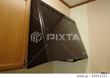 家庭用の黒いレンジフード 家庭用の黒いレンジフード 93631521