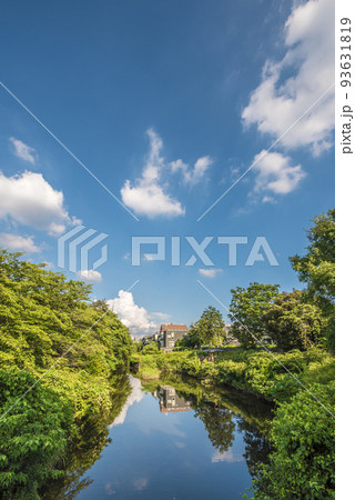 《愛知県》名古屋市守山区白沢渓谷　青い空と白い雲 93631819