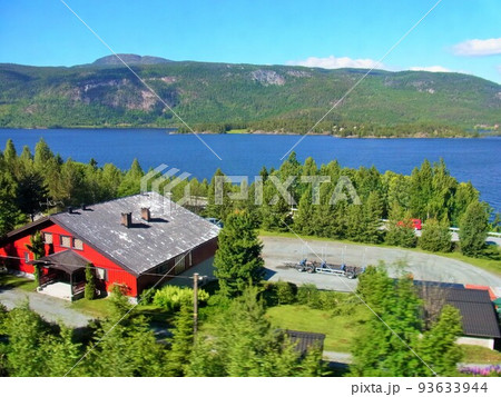 ベルゲン急行とフロム鉄道で訪れるノルウェーの世界遺産フィヨルド ベルゲン急行とフロム鉄道で訪れるノルウェーの世界遺産フィヨルド 93633944