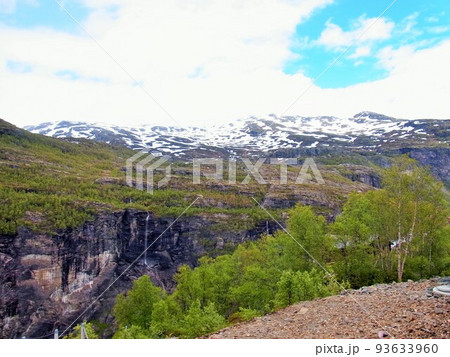ベルゲン急行とフロム鉄道で訪れるノルウェーの世界遺産フィヨルド ベルゲン急行とフロム鉄道で訪れるノルウェーの世界遺産フィヨルド 93633960