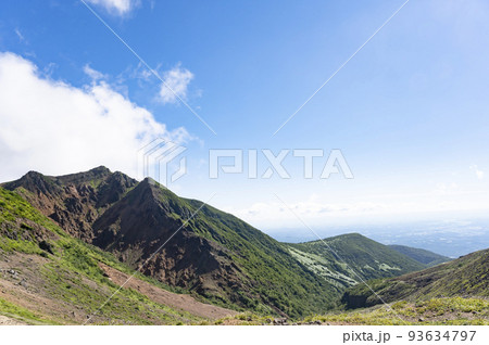 栃木県那須登山道の風景 栃木県那須登山道の風景 93634797