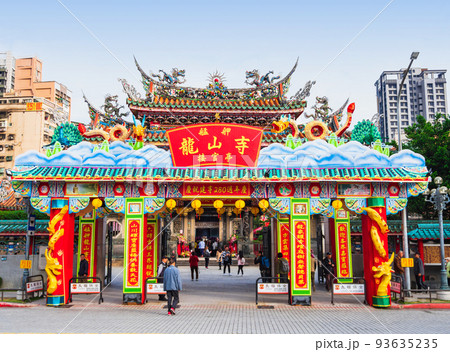 台北　龍山寺　※一部ソフトフォーカス 93635235