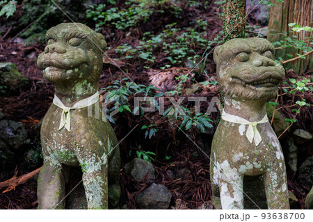鳳来寺山狛犬 93638700