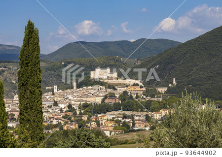 Spoleto castle with aqueduct in Umbria, Italy Spoleto castle with aqueduct in Umbria, Italy 93644902