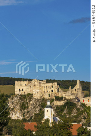 Ruins of Beckov castle, Slovakia 93644912